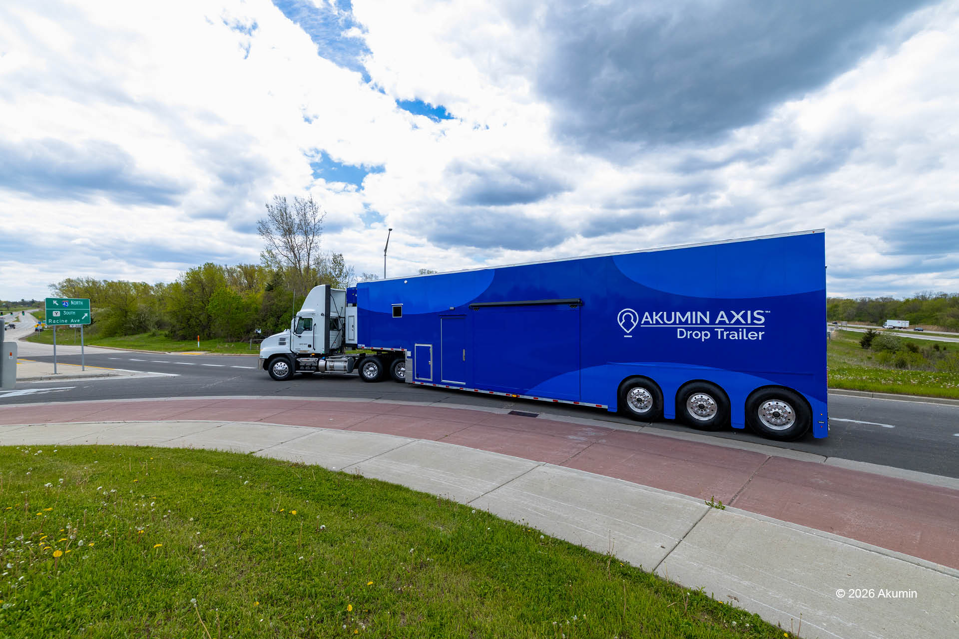 Akumin AXIS Drop-Trailer mobile healthcare unit
