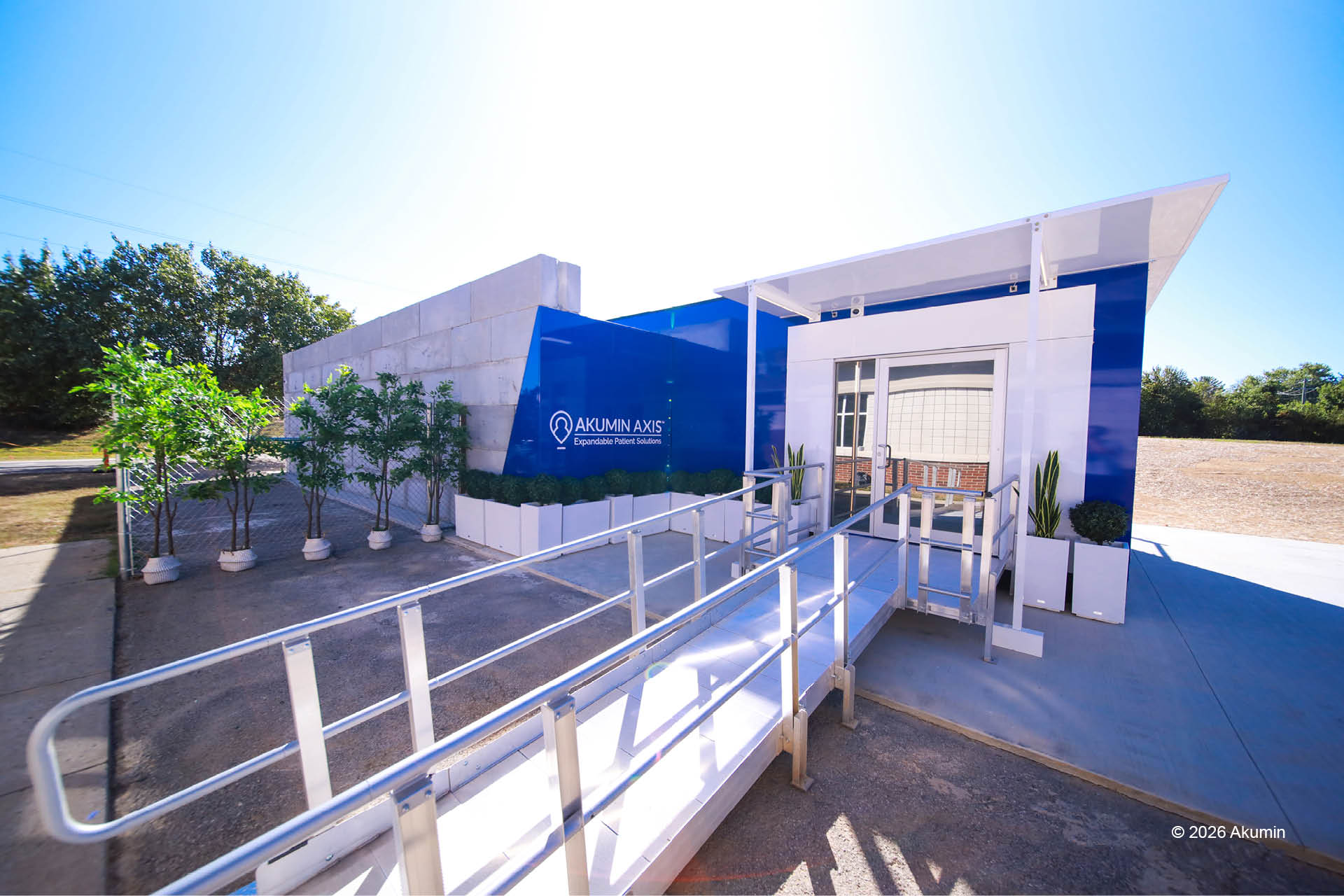 Akumin AXIS LINAC patient entrance